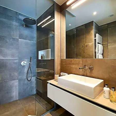 The - Luxury 5*